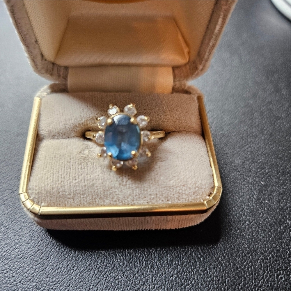 Elegant Blue Gemstone Ring